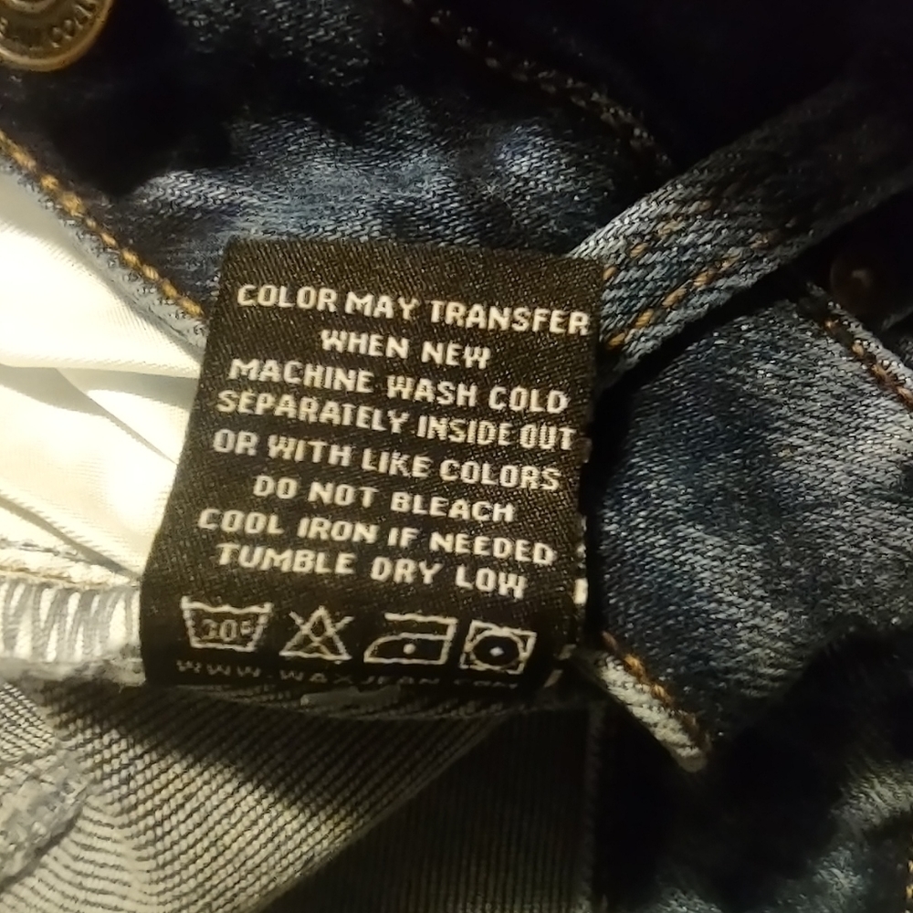 High Waisted 5 Pocket Frayed Hem Denim Shorts - Picture 7 of 9